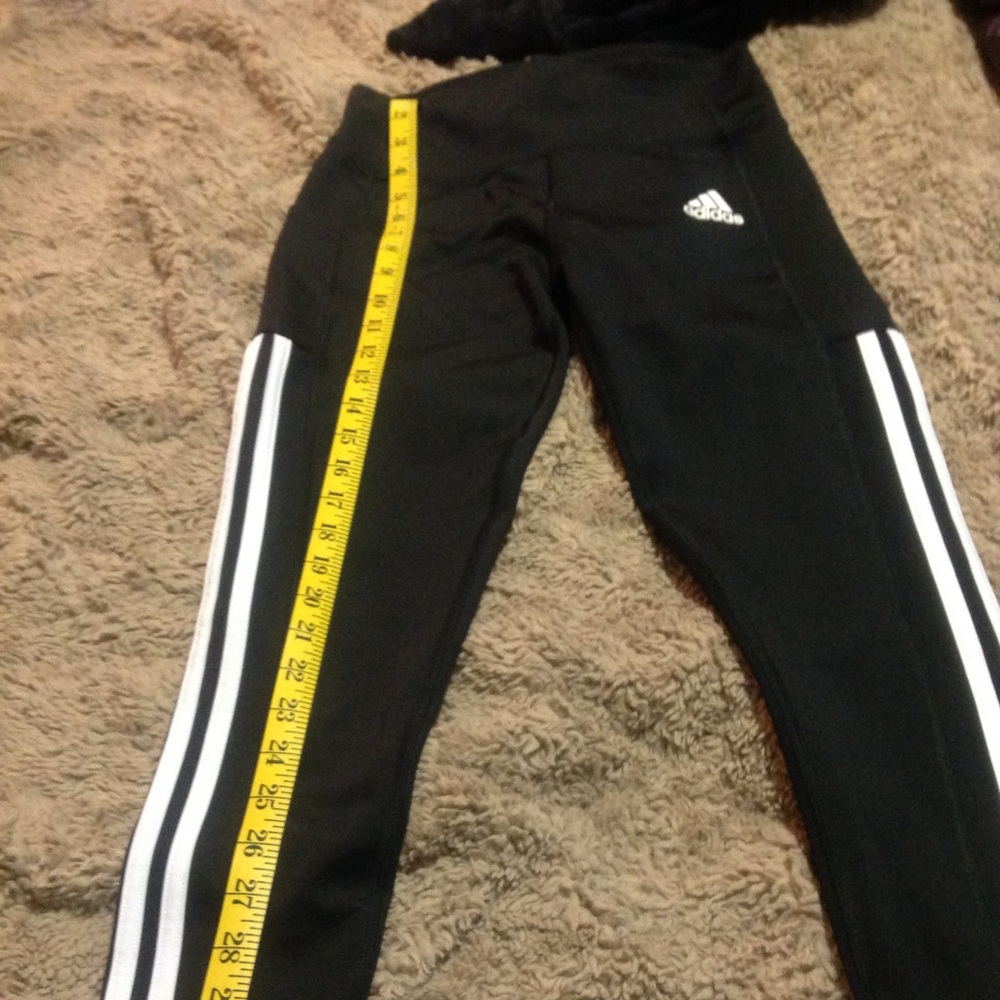 ⚫️⚪️Adidas women's small workout leggings.